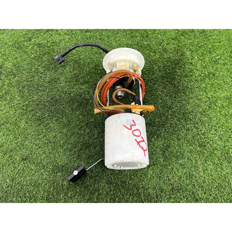 Топливный насос (топливная система) AUDI Q5 8R 2012 3.2 CALB 8R0919051N