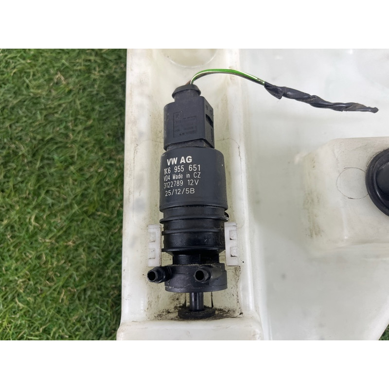 Бачок омывателя (кузов и элементы) Volkswagen Touareg NF 2012 3.6 CGRA 7P0955453A