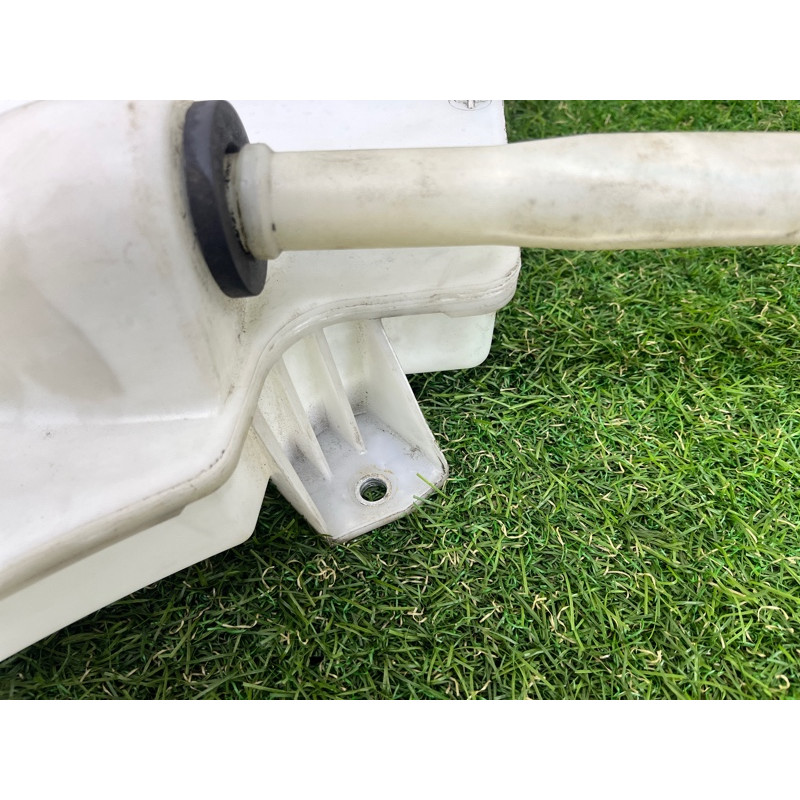 Бачок омывателя (кузов и элементы) Volkswagen Touareg NF 2012 3.6 CGRA 7P0955453A