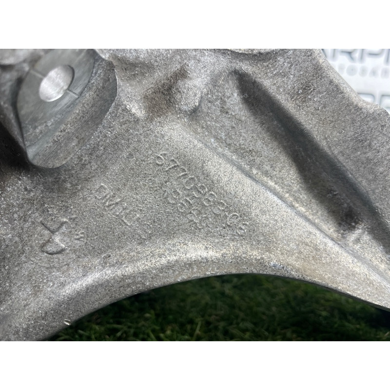 Цапфа подвески (подвеска) BMW X5 E70 2011 3.0 N57 33326879101