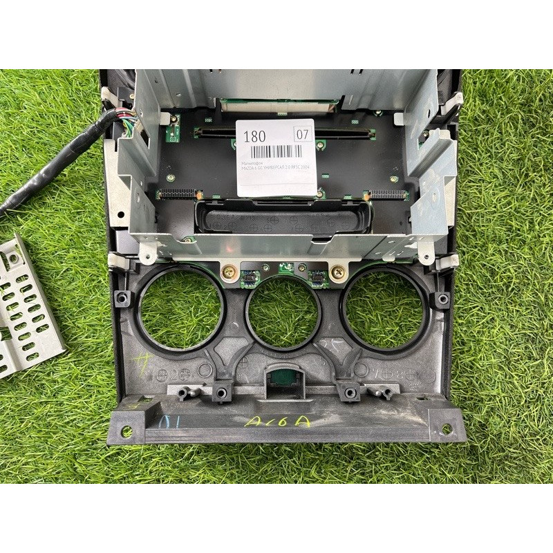 Рамка магнітоли (салон) Mazda 6 GG 2004 2.0 RF5