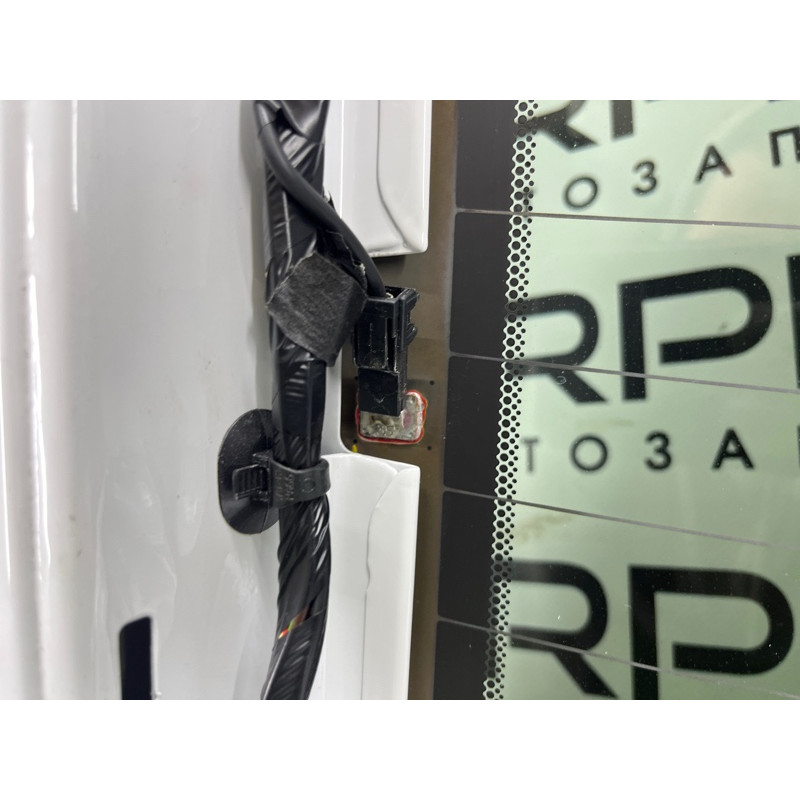 Стекло крышки багажника (стекла и зеркала) Jeep Grand Cherokee WK2 2017 3.6 68211614AA