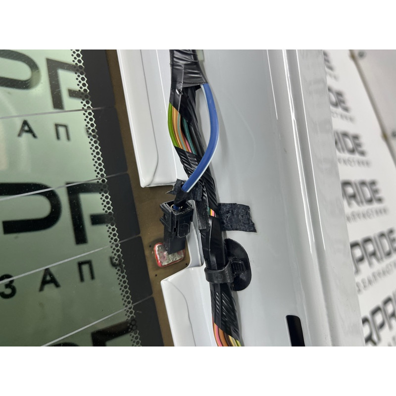 Стекло крышки багажника (стекла и зеркала) Jeep Grand Cherokee WK2 2017 3.6 68211614AA