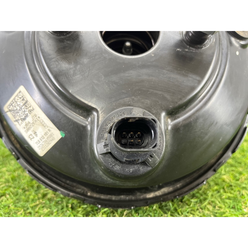 Вакуумный усилитель тормозов (тормозная система) AUDI Q7 4L 2011 3.0 CATA 7L8612105M