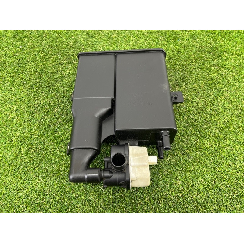 Абсорбер топливный (топливная система) BMW 7-series F02 2011 4.4 N63 16137224859