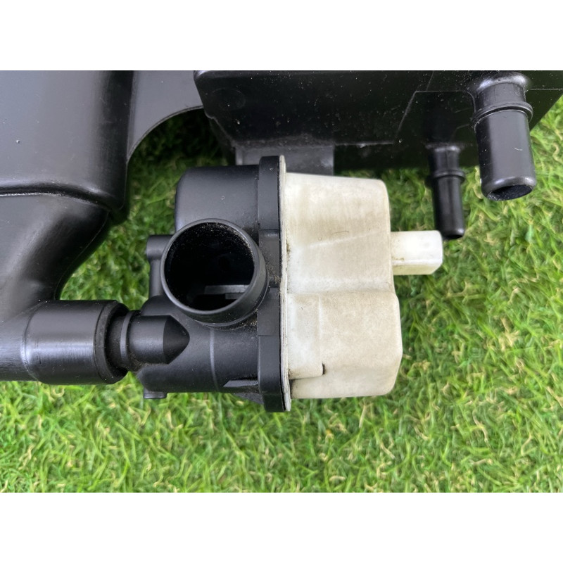 Абсорбер топливный (топливная система) BMW 7-series F02 2011 4.4 N63 16137224859