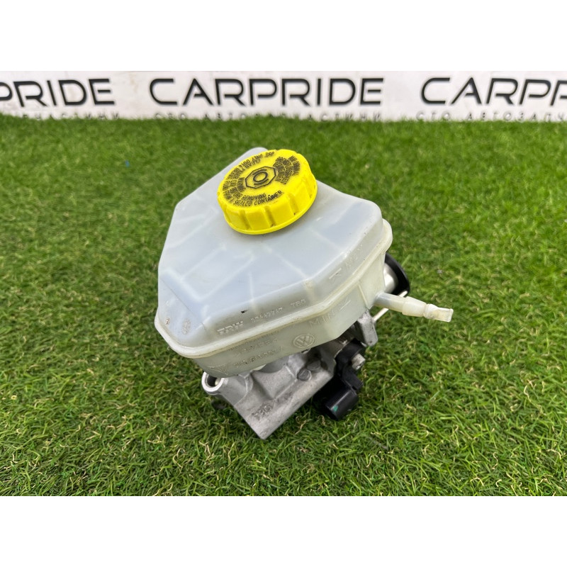 Главный тормозной цилиндр (тормозная система) Volkswagen Touareg NF 2011 3.0 TDI 7P0611019