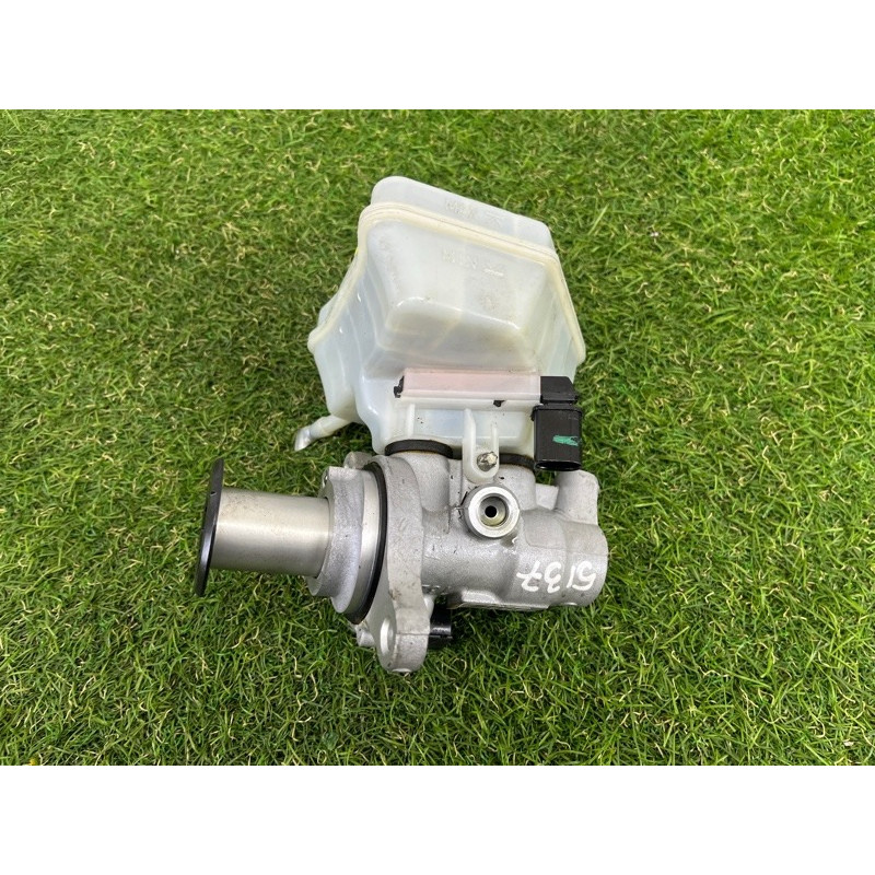 Главный тормозной цилиндр (тормозная система) Volkswagen Touareg NF 2011 3.0 TDI 7P0611019