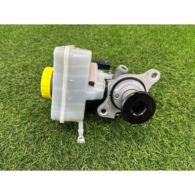 Главный тормозной цилиндр (тормозная система) Volkswagen Touareg NF 2011 3.0 TDI 7P0611019