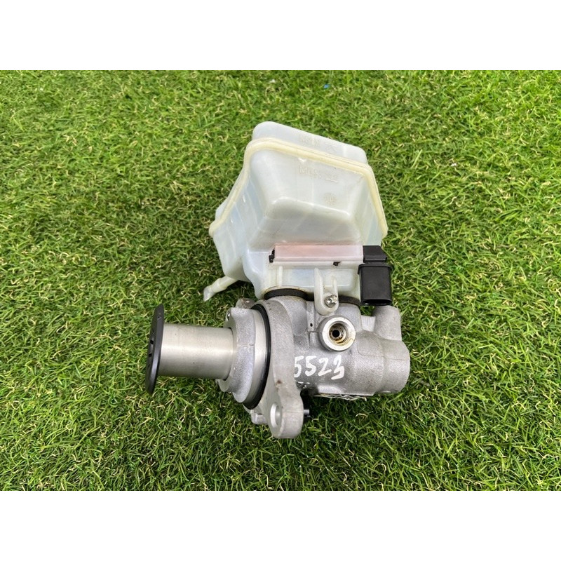 Главный тормозной цилиндр (тормозная система) Volkswagen Touareg NF 2012 3.6 CGRA 7P0611019A