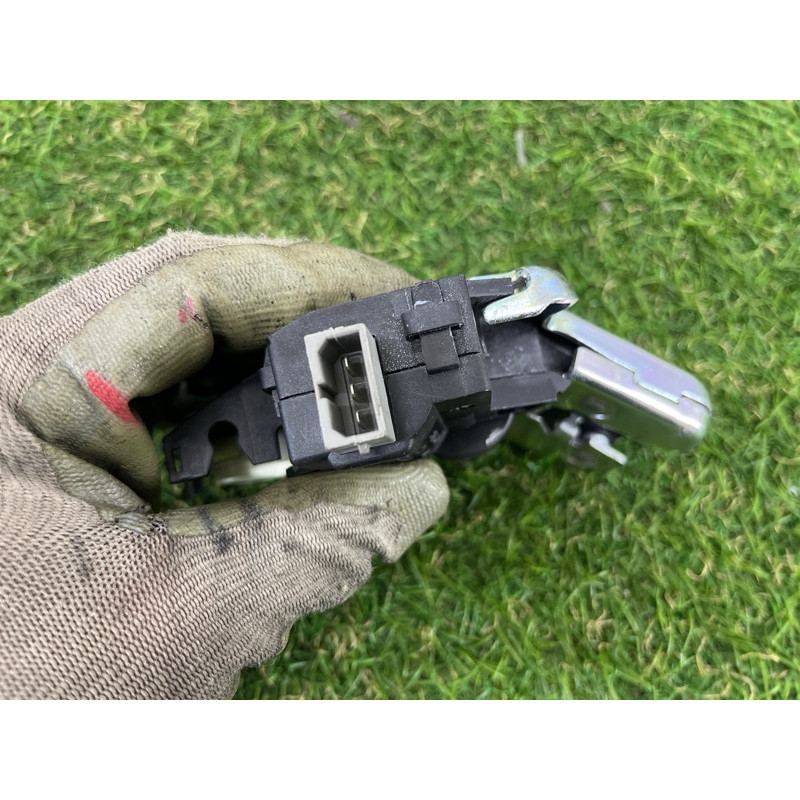 Замок багажника (кузов и элементы) AUDI A4 B8 2012 2.0 CAEB 4F5827505D