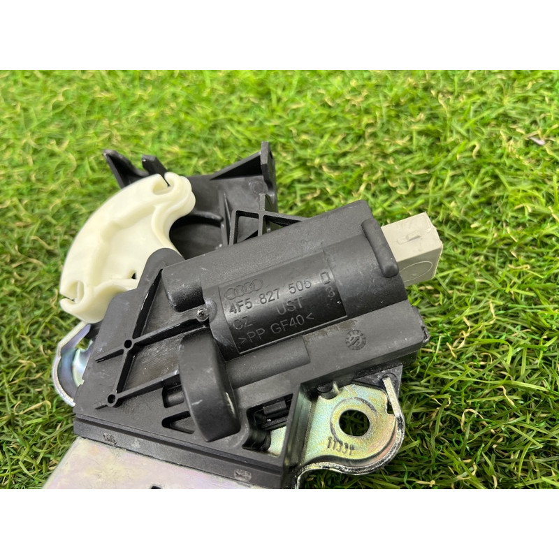 Замок багажника (кузов и элементы) AUDI A4 B8 2012 2.0 CAEB 4F5827505D