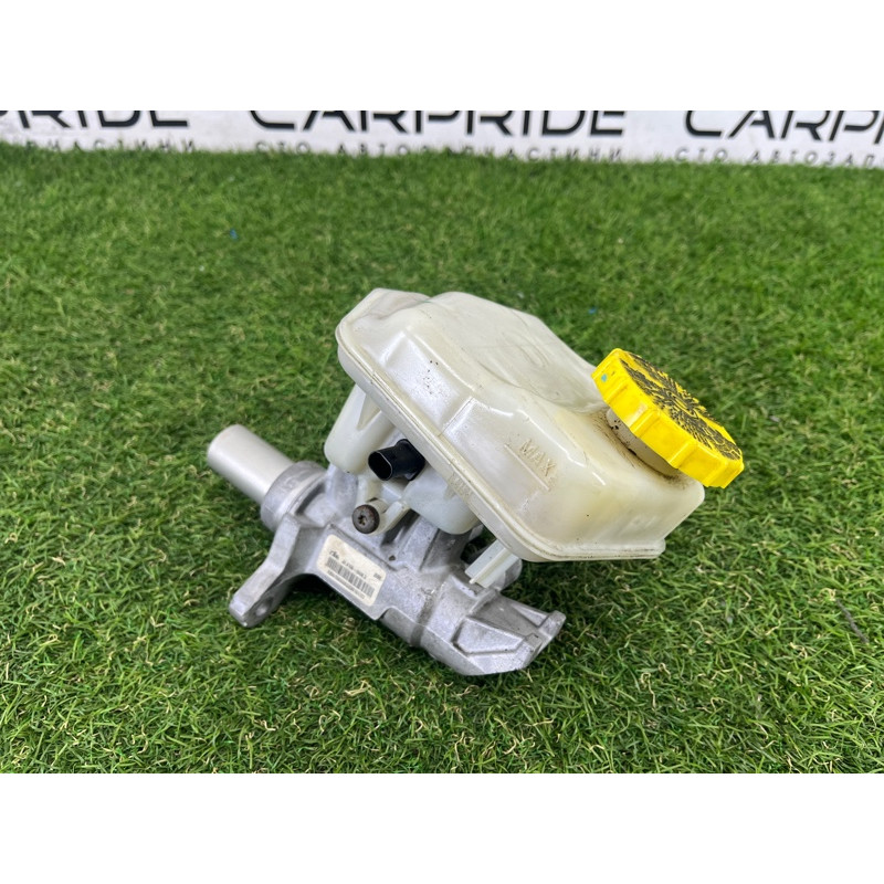 Главный тормозной цилиндр (тормозная система) Jeep Grand Cherokee WK2 2017 3.6 68306574AA