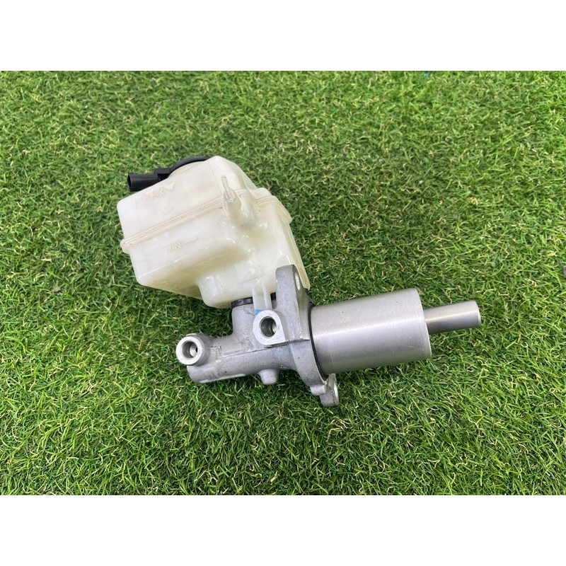 Главный тормозной цилиндр (тормозная система) BMW X5 E70 2009 4.8 N62N 34336772930