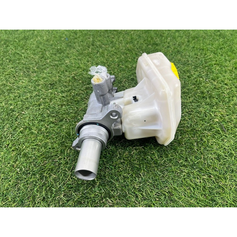 Главный тормозной цилиндр (тормозная система) Jeep Grand Cherokee WK2 2020 3.6 68306574AC