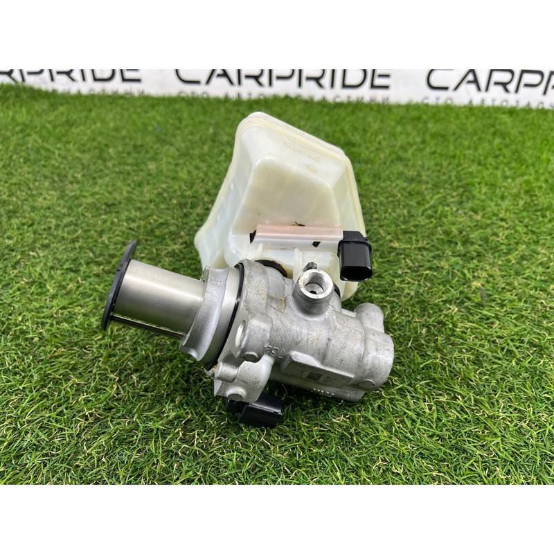 Главный тормозной цилиндр (тормозная система) Volkswagen Touareg NF 2013 3.6 7P0611019A