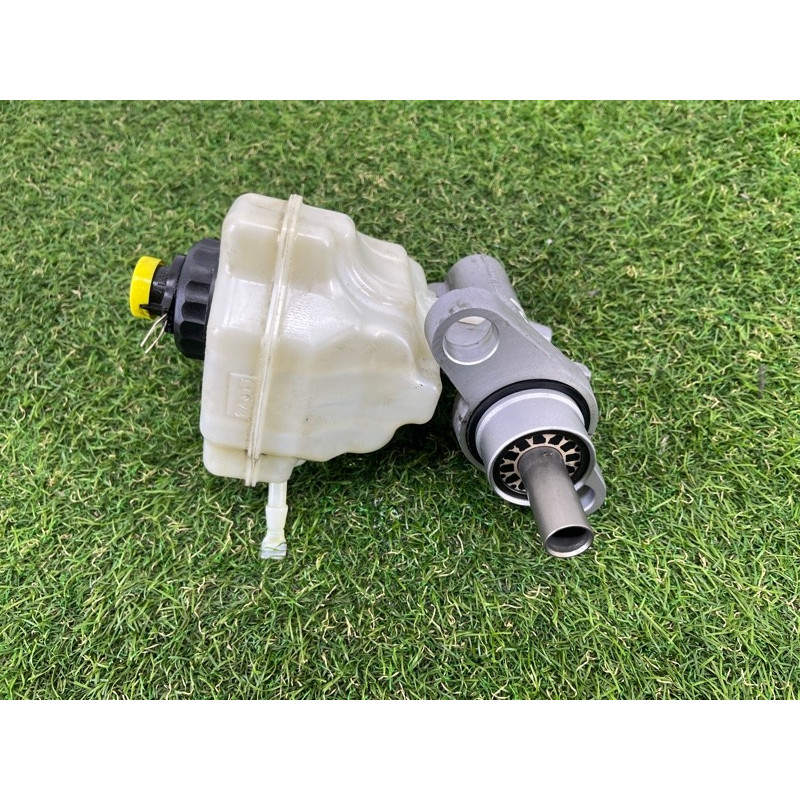 Главный тормозной цилиндр (тормозная система) AUDI Q7 4L 2011 3.0 CATA 7L8611019F