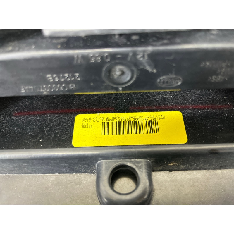 Спойлер (кузов и элементы) Jeep Grand Cherokee WK2 2017 3.6 68217495AA