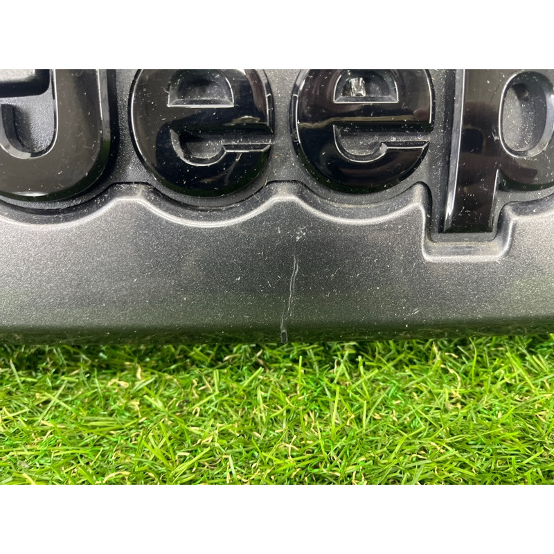 Накладка крышки багажника (кузов и элементы) Jeep Grand Cherokee WK2 2020 3.6 6KL57GW7AA