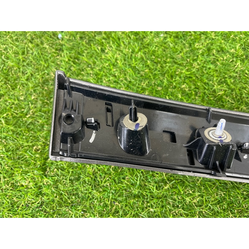 Накладка крышки багажника (кузов и элементы) Jeep Grand Cherokee WK2 2020 3.6 6KL57GW7AA