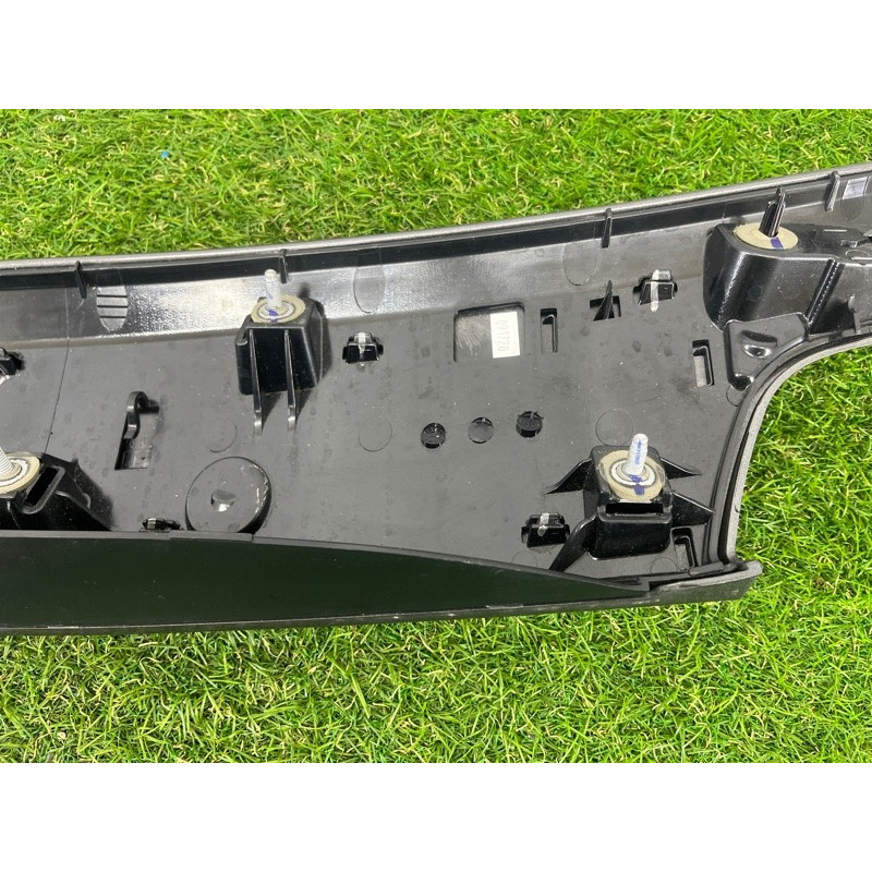 Накладка крышки багажника (кузов и элементы) Jeep Grand Cherokee WK2 2020 3.6 6KL57GW7AA