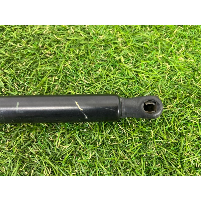 Амортизатор багажника (кузов и элементы) Jeep Grand Cherokee WK2 2017 3.6 68165051AC