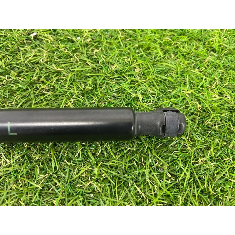 Амортизатор багажника (кузов и элементы) Jeep Grand Cherokee WK2 2017 3.6 68165051AC