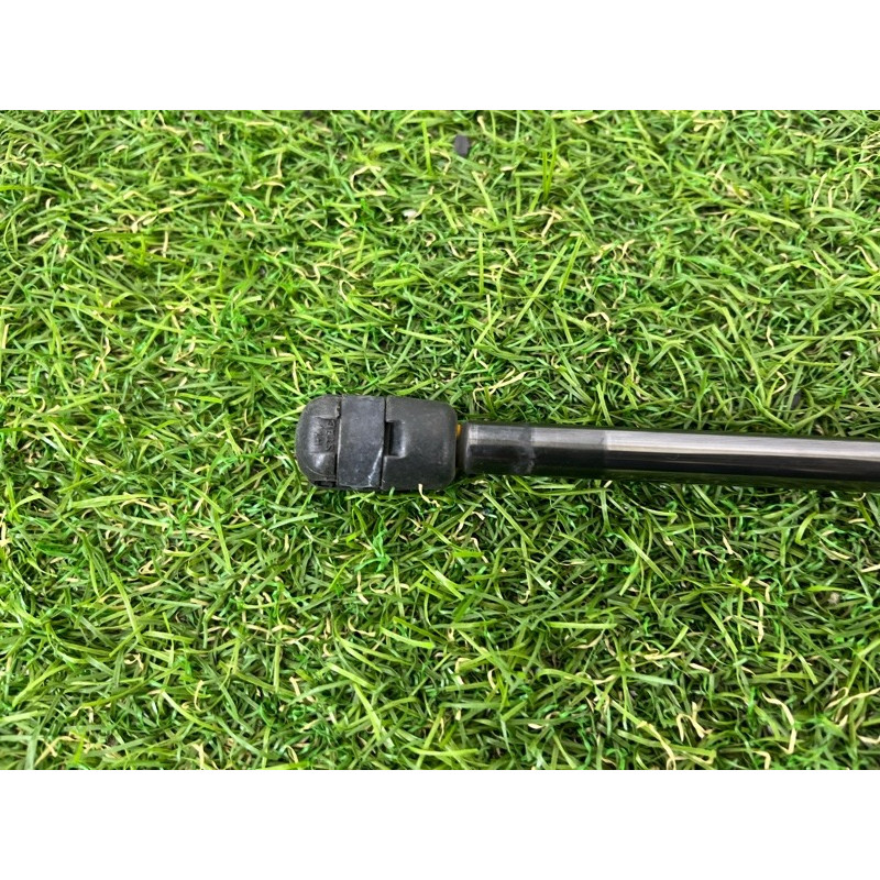 Амортизатор багажника (кузов и элементы) Jeep Grand Cherokee WK2 2017 3.6 68165050AC