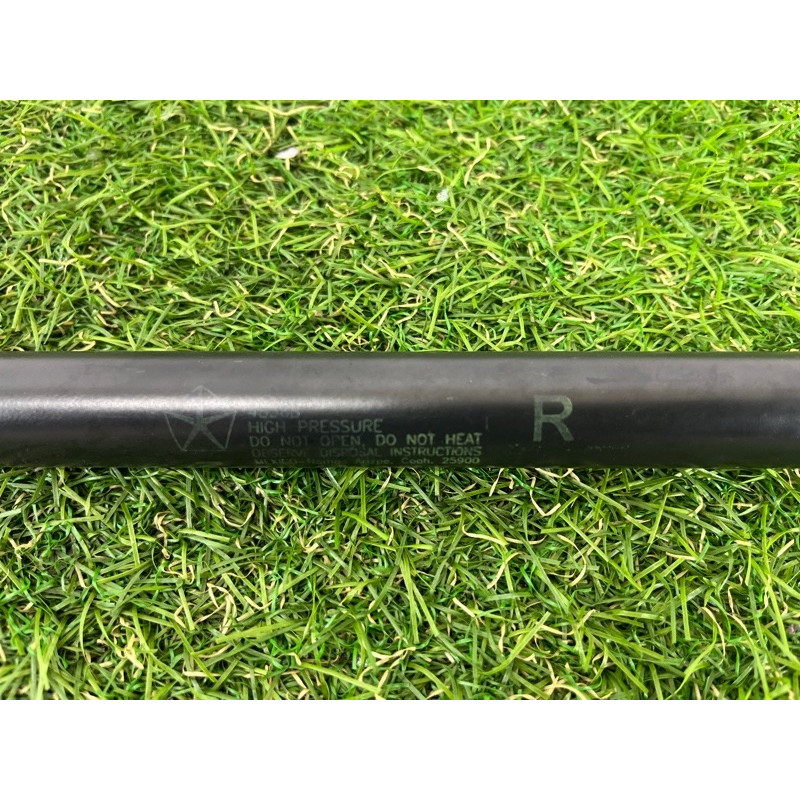 Амортизатор багажника (кузов и элементы) Jeep Grand Cherokee WK2 2017 3.6 68165050AC