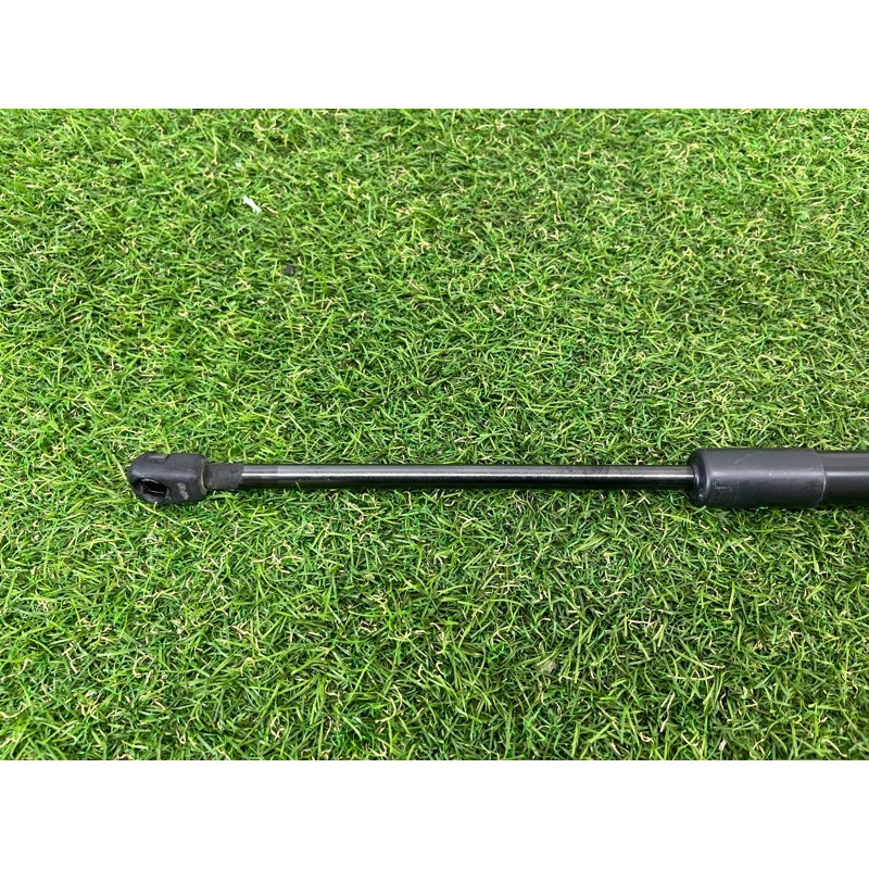 Амортизатор багажника (кузов и элементы) Jeep Grand Cherokee WK2 2014 3.0 Diesel EXF 68165052AB