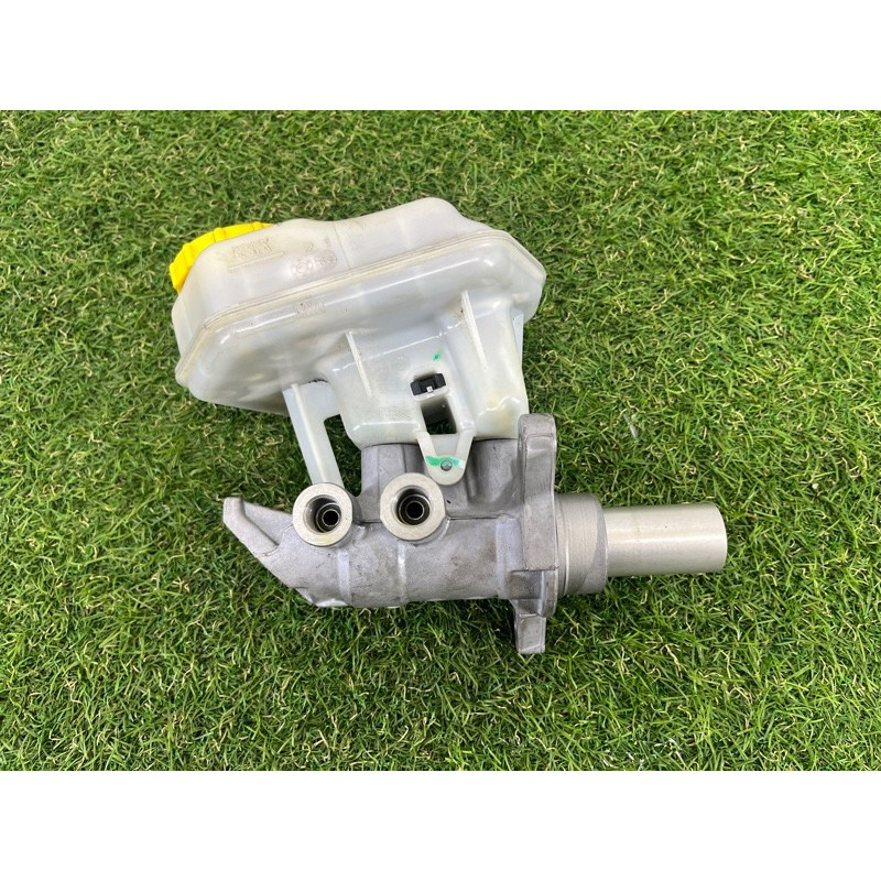 Главный тормозной цилиндр (тормозная система) Jeep Grand Cherokee WK2 2017 68306574AA