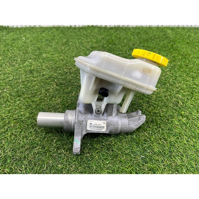 Главный тормозной цилиндр (тормозная система) Jeep Grand Cherokee WK2 2017 68306574AA