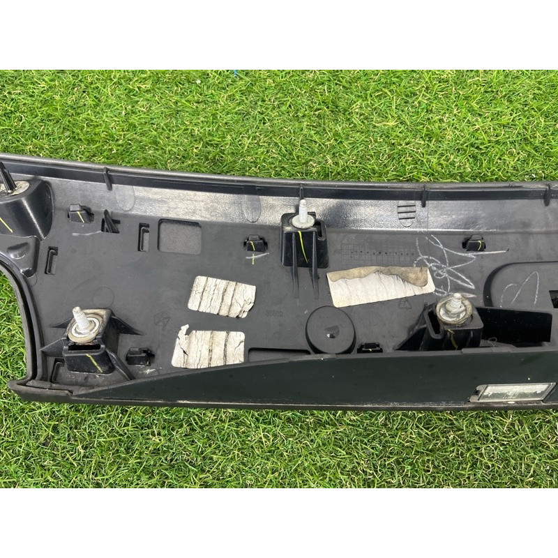 Накладка крышки багажника (кузов и элементы) Jeep Grand Cherokee WK2 2014 3.0 Diesel EXF 5VH07LAUAA