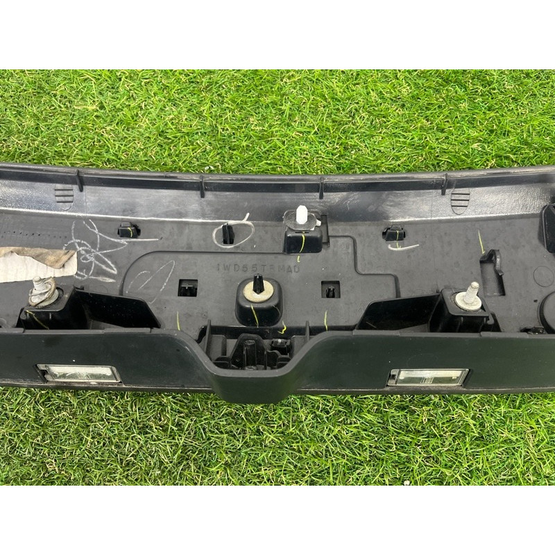 Накладка крышки багажника (кузов и элементы) Jeep Grand Cherokee WK2 2014 3.0 Diesel EXF 5VH07LAUAA