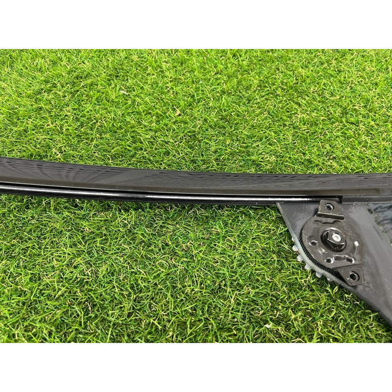 Форточка двери (кузов и элементы) BMW 5-series Gran Turismo F07 2011 3.0 N55B30 51357197886