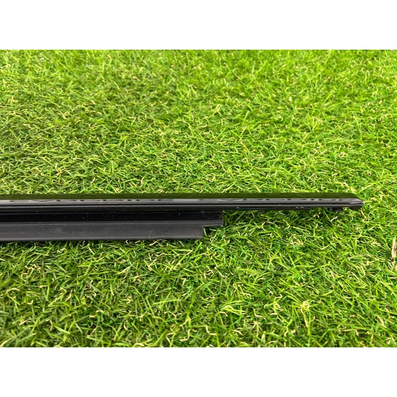 Молдинг стекла (кузов и элементы) Jeep Grand Cherokee WK2 2020 3.6 68257257AE