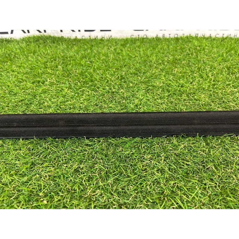 Молдинг стекла (кузов и элементы) Jeep Grand Cherokee WK2 2020 3.6 68257257AE