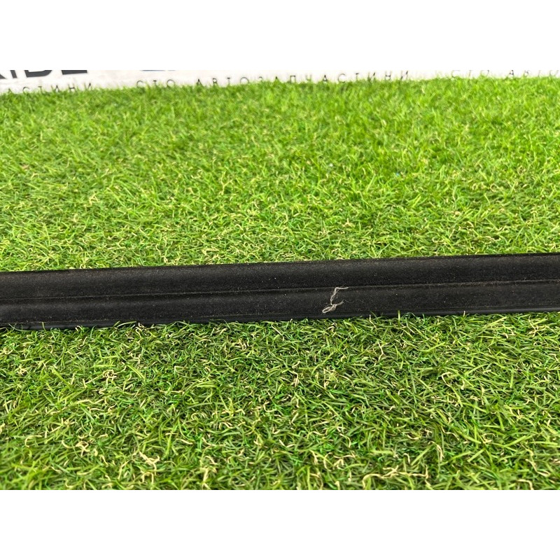 Молдинг стекла (кузов и элементы) Jeep Grand Cherokee WK2 2020 3.6 68257257AE