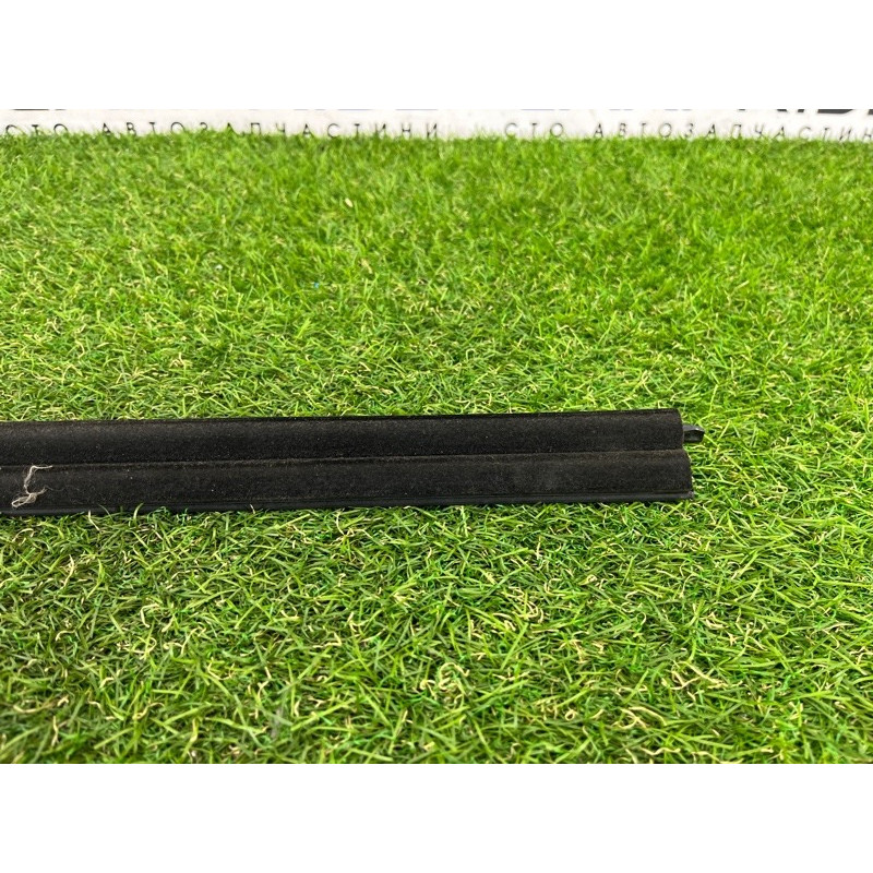 Молдинг стекла (кузов и элементы) Jeep Grand Cherokee WK2 2020 3.6 68257257AE