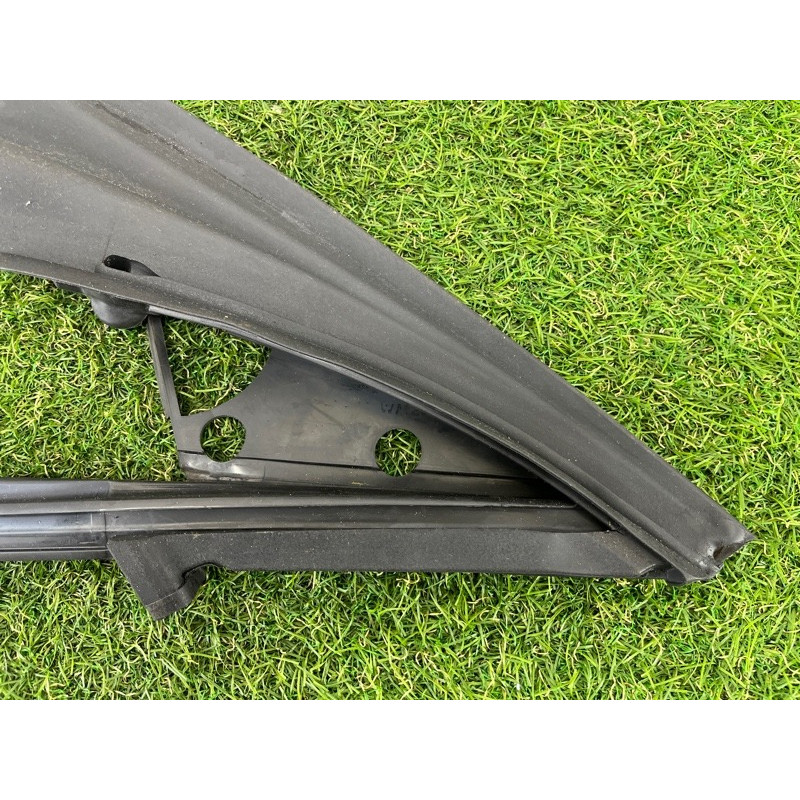 Уплотнитель стекла двери (кузов и элементы) BMW 5-series Gran Turismo F07 2011 3.0 N55B30 51337196334