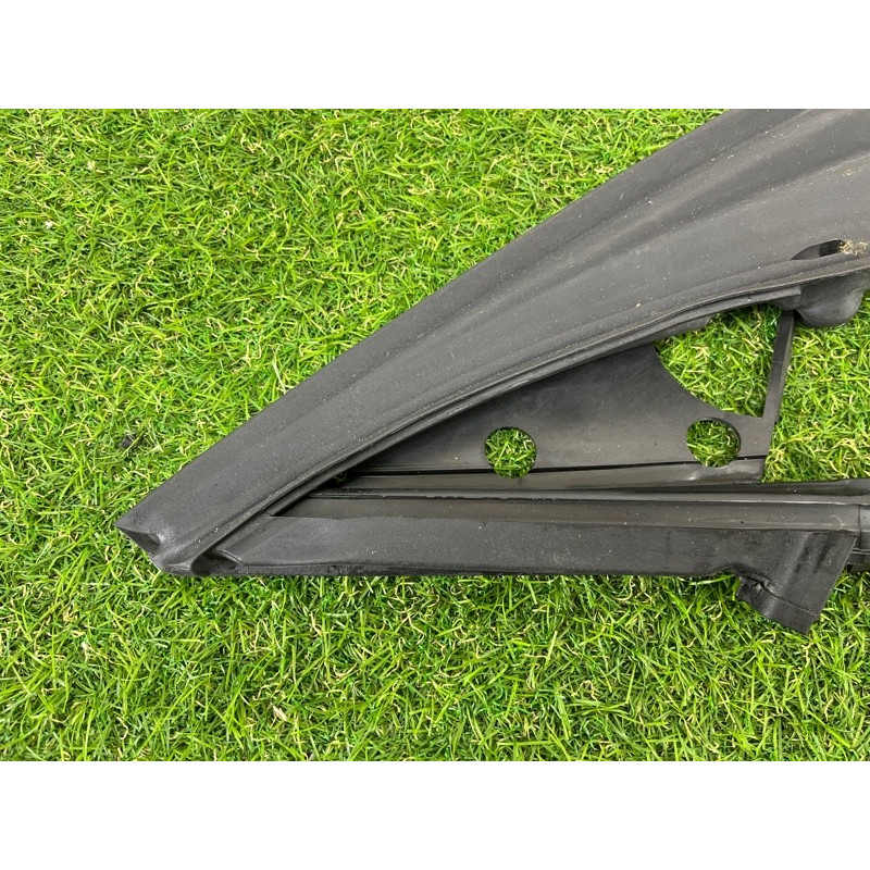 Уплотнитель стекла двери (кузов и элементы) BMW 5-series Gran Turismo F07 2011 3.0 N55B30 51337196333