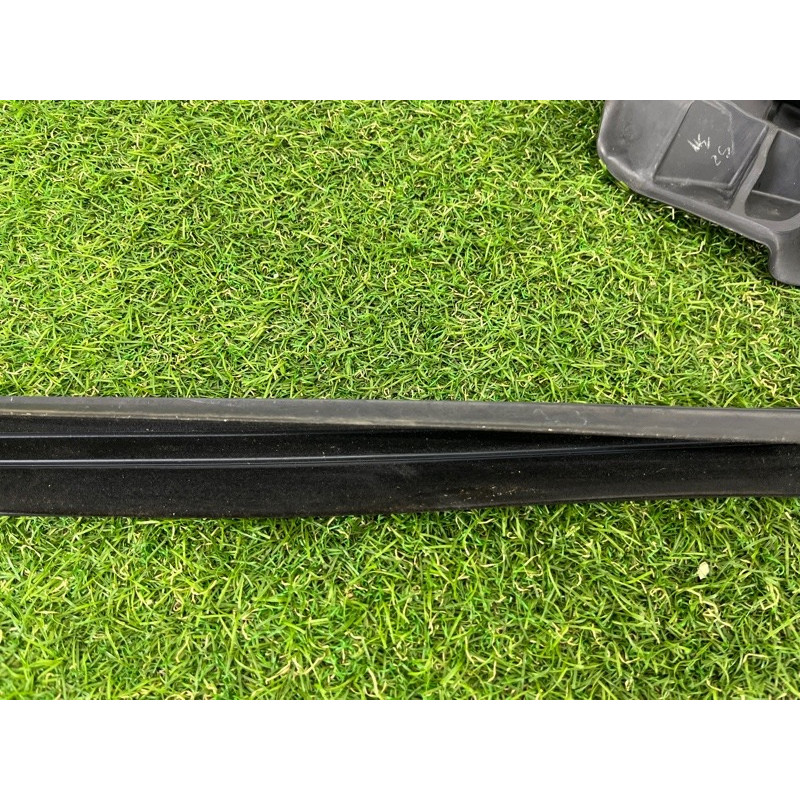 Уплотнитель стекла двери (кузов и элементы) BMW 5-series Gran Turismo F07 2011 3.0 N55B30 51337196333