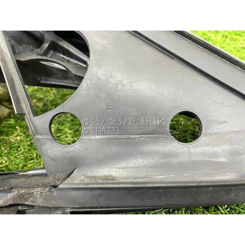 Уплотнитель стекла двери (кузов и элементы) BMW 5-series Gran Turismo F07 2011 3.0 N55B30 51337196333