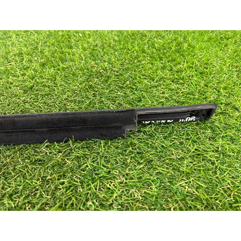 Молдинг стекла (кузов и элементы) Jeep Grand Cherokee WK2 2020 3.6 68257256AE