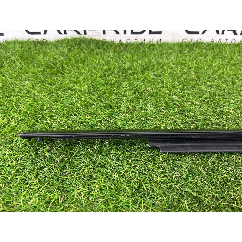 Молдинг стекла (кузов и элементы) Jeep Grand Cherokee WK2 2020 3.6 68257258AE