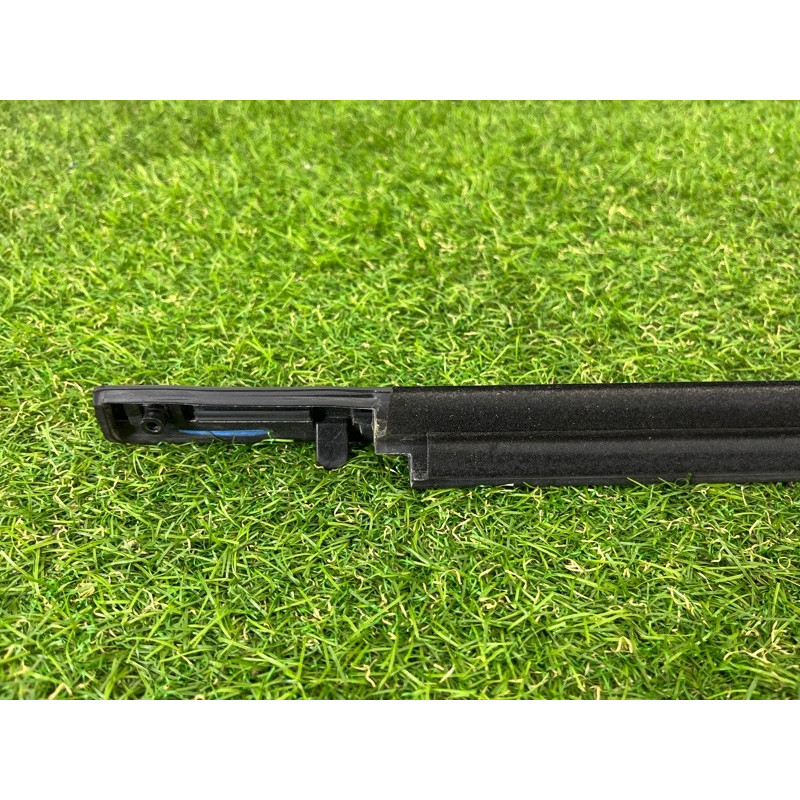 Молдинг стекла (кузов и элементы) Jeep Grand Cherokee WK2 2020 3.6 68257258AE