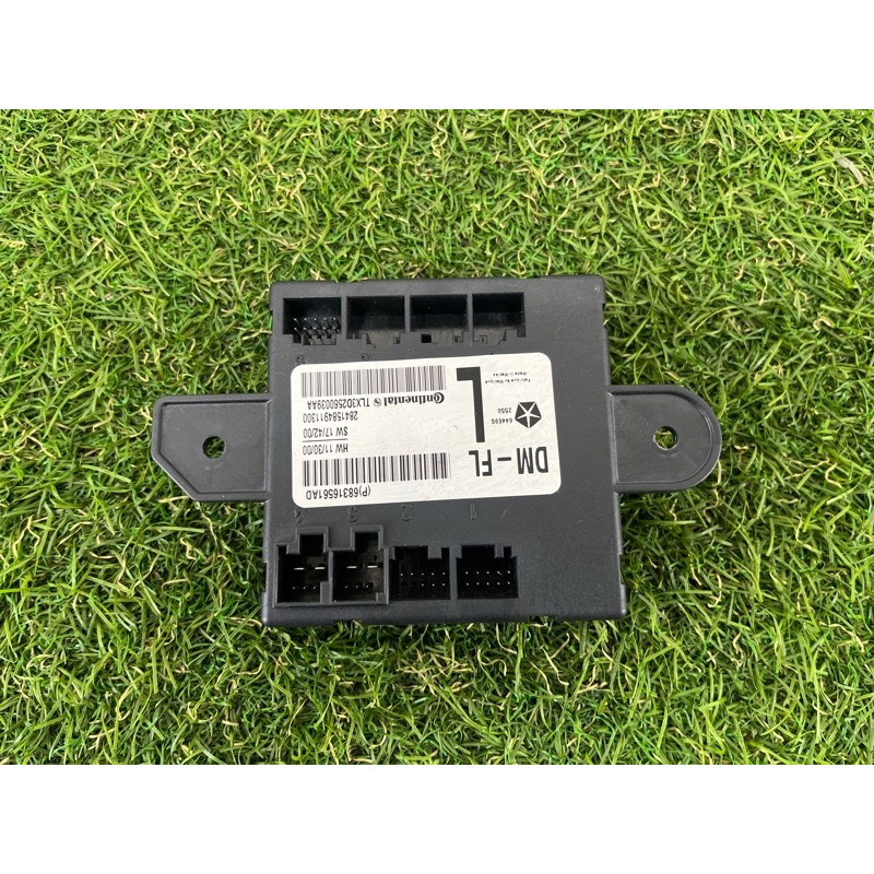 Блок управления дверьми (электрика / блок управления) Jeep Grand Cherokee WK2 2020 3.6 68316561AD