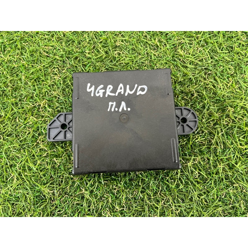 Блок управления дверьми (электрика / блок управления) Jeep Grand Cherokee WK2 2020 3.6 68316561AD