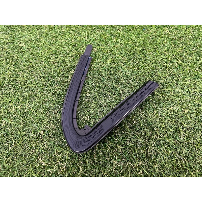 Молдинг двери (уголок) внешний (наружные элементы кузова) Jeep Grand Cherokee WK2 2020 3.6 68257469AB