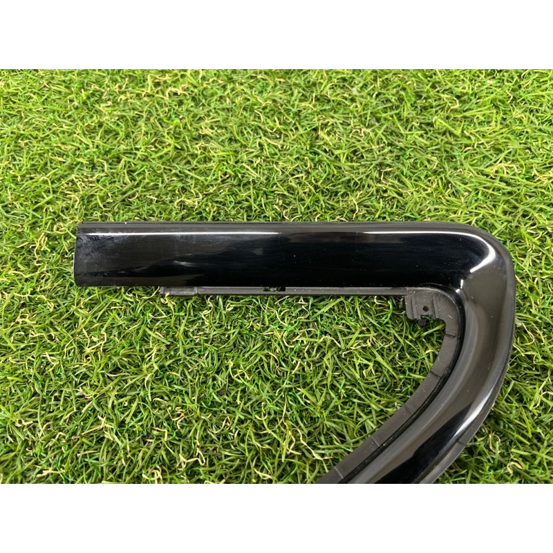 Молдинг двери (уголок) внешний (наружные элементы кузова) Jeep Grand Cherokee WK2 2020 3.6 68257469AB